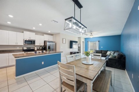 Casa en venta en New Port Richey, Florida, 5 dormitorios, 221.94 m2 № 1598067 - foto 2