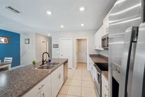Casa en venta en New Port Richey, Florida, 5 dormitorios, 221.94 m2 № 1598067 - foto 13