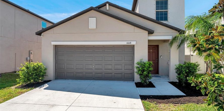 Casa en New Port Richey, Florida 5 dormitorios, 221.94 m2 № 1598067