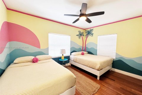 House in Miami, Florida 4 bedrooms, 185.8 sq.m. № 1957214 - photo 15