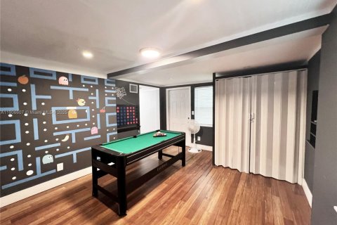 House in Miami, Florida 4 bedrooms, 185.8 sq.m. № 1957214 - photo 11