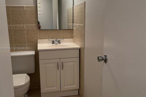 Снять в аренду кондоминиум в Халландейл-Бич, Флорида 2 спальни, 81.1м2, № 2028680 - фото 6