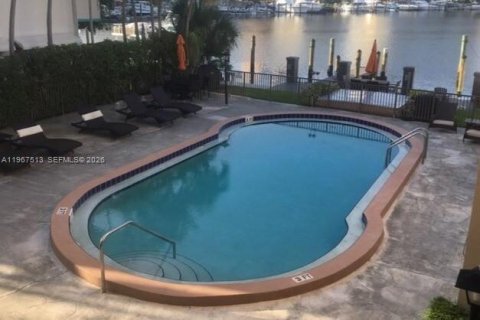 Снять в аренду кондоминиум в Халландейл-Бич, Флорида 2 спальни, 81.1м2, № 2028680 - фото 4