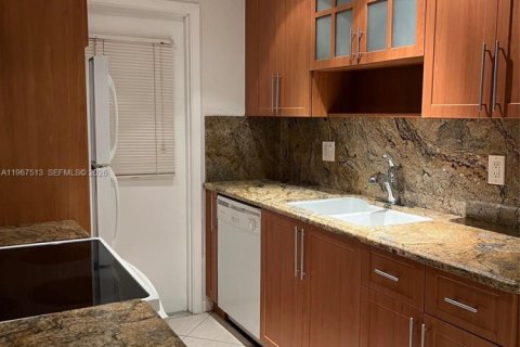 Снять в аренду кондоминиум в Халландейл-Бич, Флорида 2 спальни, 81.1м2, № 2028680 - фото 5