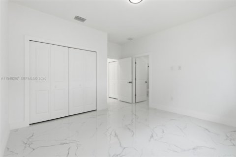 Casa en venta en Fort Myers, Florida, 3 dormitorios, 142.88 m2 № 2080517 - foto 16