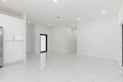 Casa en venta en Fort Myers, Florida, 3 dormitorios, 142.88 m2 № 2080517 - foto 10