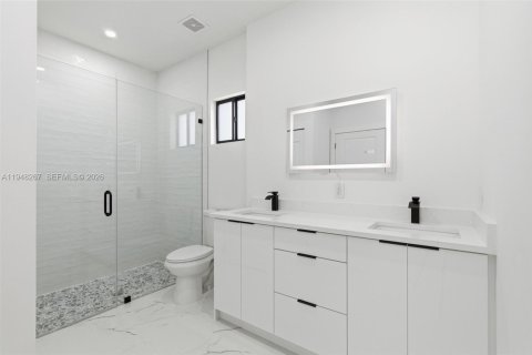 Casa en venta en Fort Myers, Florida, 3 dormitorios, 142.88 m2 № 2080517 - foto 24