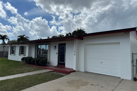 Villa ou maison à Miami, Floride 3 chambres № 2038366