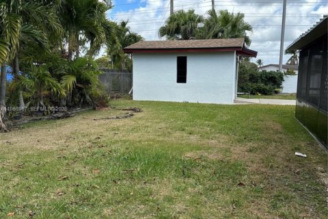 Casa en venta en Miami, Florida, 3 dormitorios № 2038366 - foto 19