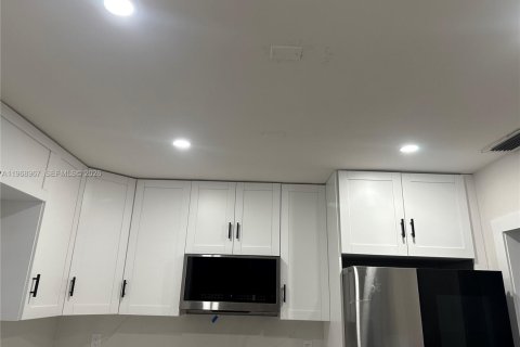 Casa en venta en Miami, Florida, 3 dormitorios № 2038366 - foto 7