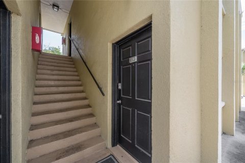 Condo in Tampa, Florida, 1 bedroom № 2111343 - photo 3
