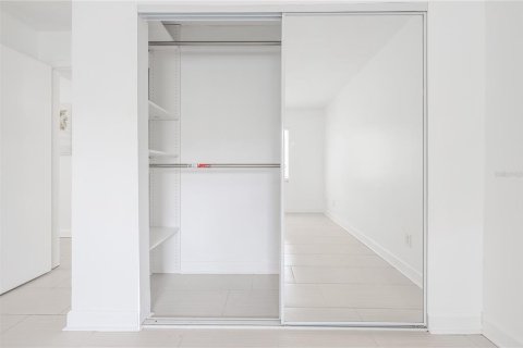 Condo in Tampa, Florida, 1 bedroom № 2111343 - photo 13