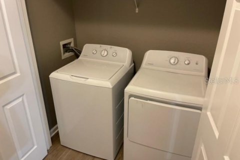 Condominio en alquiler en Orlando, Florida, 3 dormitorios, 115.85 m2 № 2277513 - foto 3