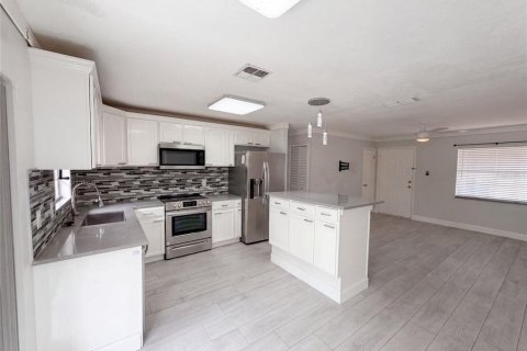 Villa ou maison à vendre à Orange City, Floride: 3 chambres, 91.79 m2 № 2319115 - photo 3