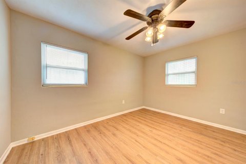 House in Merrit Island, Florida 3 bedrooms, 86.96 sq.m. № 2099902 - photo 11