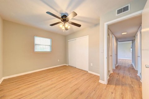 House in Merrit Island, Florida 3 bedrooms, 86.96 sq.m. № 2099902 - photo 12