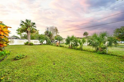 House in Merrit Island, Florida 3 bedrooms, 86.96 sq.m. № 2099902 - photo 24