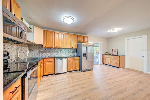 House in Merrit Island, Florida 3 bedrooms, 86.96 sq.m. № 2099902 - photo 4
