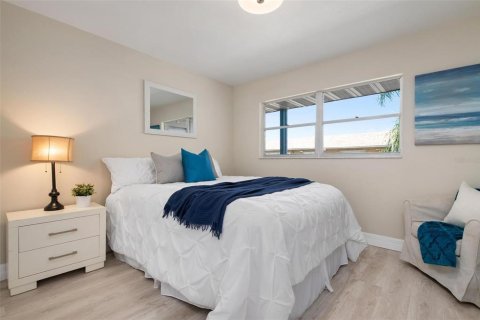 Copropriété à louer à Saint Petersburg, Floride: 2 chambres, 103.12 m2 № 2405724 - photo 11