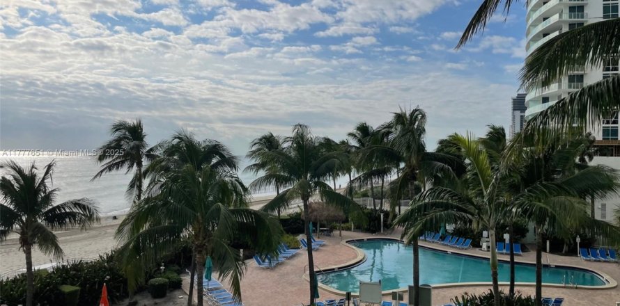 Condominio en Hollywood, Florida, 1 dormitorio № 1623529