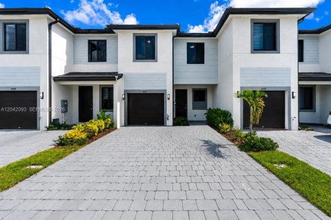 Adosado en Homestead, Florida 3 dormitorios, 135.45 m2 № 2185939
