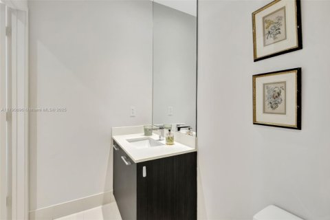 Condo in Miami, Florida, 3 bedrooms  № 1865145 - photo 23
