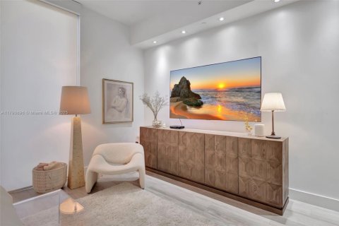 Condo in Miami, Florida, 3 bedrooms  № 1865145 - photo 13
