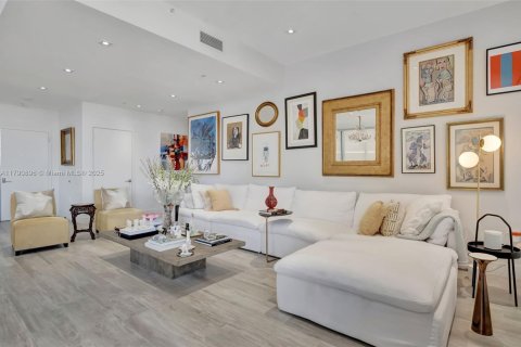 Condo in Miami, Florida, 3 bedrooms  № 1865145 - photo 3