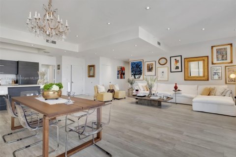Condo in Miami, Florida, 3 bedrooms  № 1865145 - photo 2