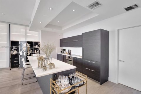 Condo in Miami, Florida, 3 bedrooms  № 1865145 - photo 9