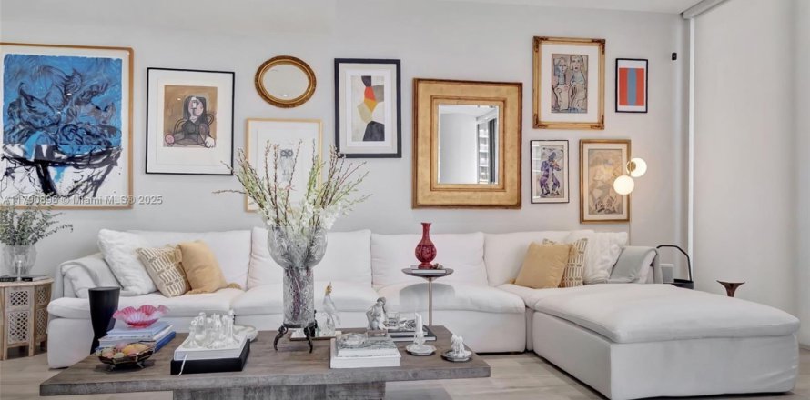 Condo in Miami, Florida, 3 bedrooms  № 1865145