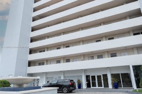 Copropriété à vendre à North Bay Village, Floride: 36.23 m2 № 1868607 - photo 20