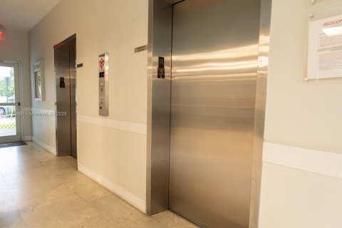 Copropriété à vendre à North Bay Village, Floride: 36.23 m2 № 1868607 - photo 14