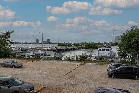 Copropriété à vendre à North Bay Village, Floride: 36.23 m2 № 1868607 - photo 16