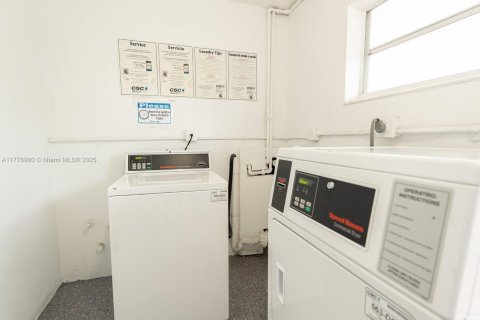 Copropriété à vendre à North Bay Village, Floride: 36.23 m2 № 1868607 - photo 15