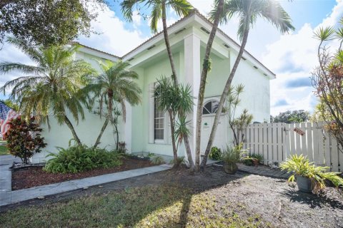 Villa ou maison à vendre à Davie, Floride: 3 chambres, 167.32 m2 № 2153702 - photo 5