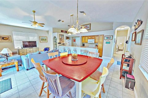 House in Placida, Florida 3 bedrooms, 106.28 sq.m. № 1886225 - photo 2