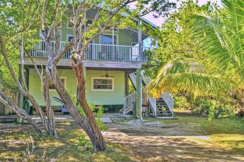 House in Placida, Florida 3 bedrooms, 106.28 sq.m. № 1886225 - photo 1