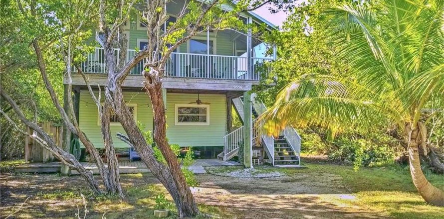 House in Placida, Florida 3 bedrooms, 106.28 sq.m. № 1886225