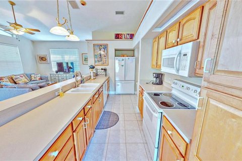 House in Placida, Florida 3 bedrooms, 106.28 sq.m. № 1886225 - photo 5