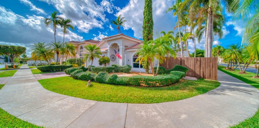 Villa ou maison à Miami, Floride 4 chambres, 159.7 m2 № 1991089