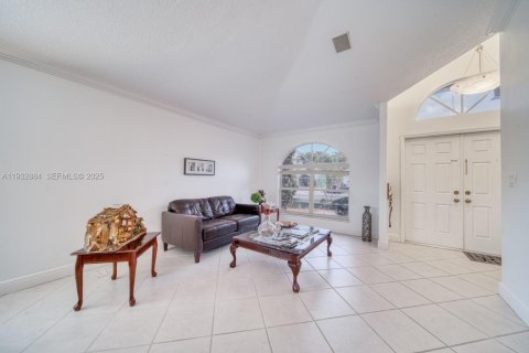 Villa ou maison à vendre à Miami, Floride: 4 chambres, 159.7 m2 № 1991089 - photo 16