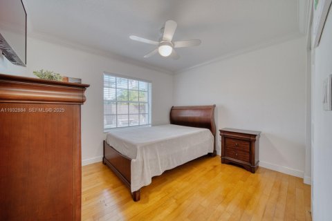 Villa ou maison à vendre à Miami, Floride: 4 chambres, 159.7 m2 № 1991089 - photo 23