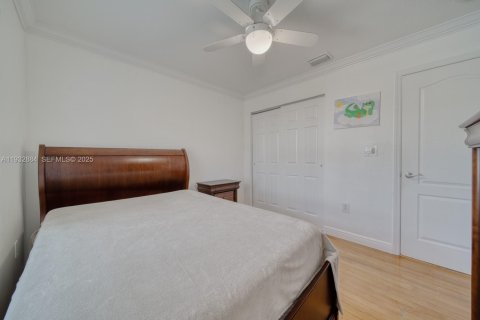 Villa ou maison à vendre à Miami, Floride: 4 chambres, 159.7 m2 № 1991089 - photo 22