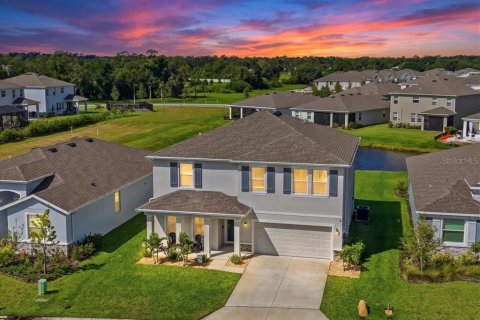 Casa en venta en Bradenton, Florida, 5 dormitorios, 276.29 m2 № 2313106 - foto 3