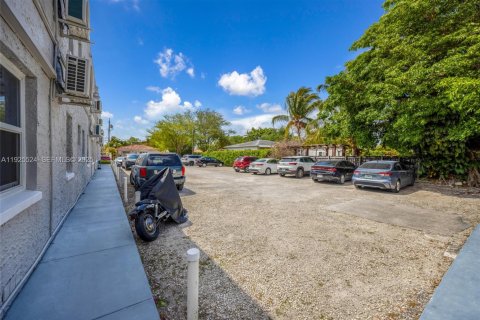 Propiedad comercial en venta en Miami, Florida № 1984032 - foto 27