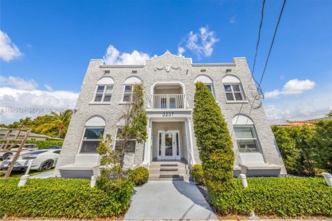 Propiedad comercial en venta en Miami, Florida № 1984032 - foto 1