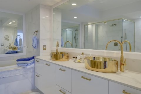 Снять в аренду кондоминиум в Халландейл-Бич, Флорида 3 спальни, 191.84м2, № 1996373 - фото 17