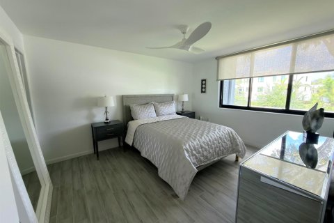 Condo in Lake Worth, Florida, 2 bedrooms № 2250077 - photo 7
