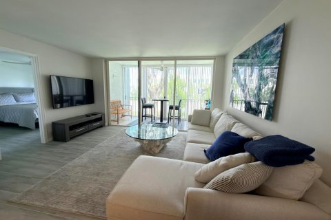 Condo in Lake Worth, Florida, 2 bedrooms № 2250077 - photo 5